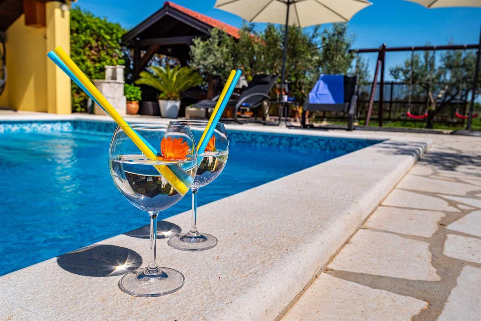Apartment House Simoni With Pool, Zadar County プリヴラカ エクステリア 写真