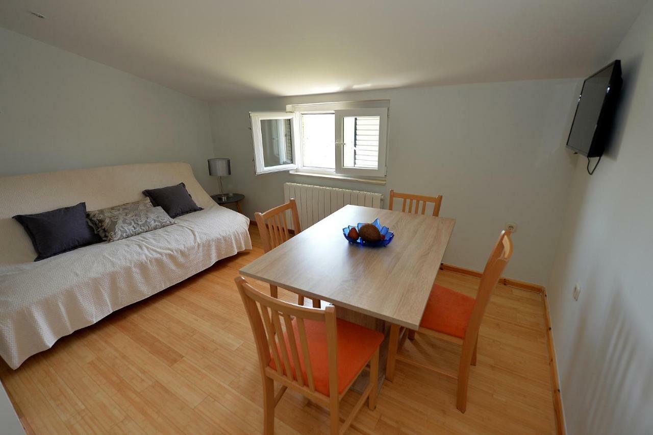 Apartment House Simoni With Pool, Zadar County プリヴラカ エクステリア 写真